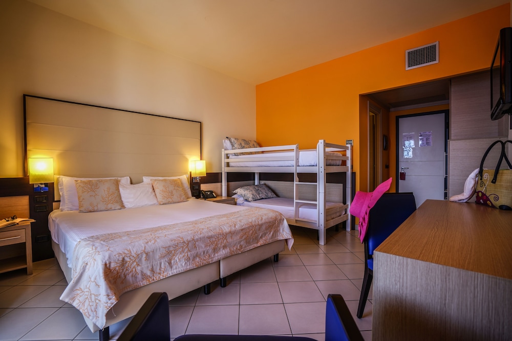 Comfort Quadruple Room - Photo 1