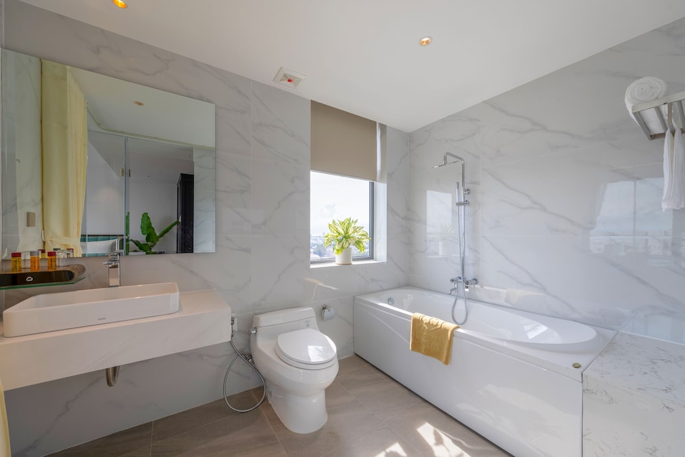 Executive King Room - Photo 3