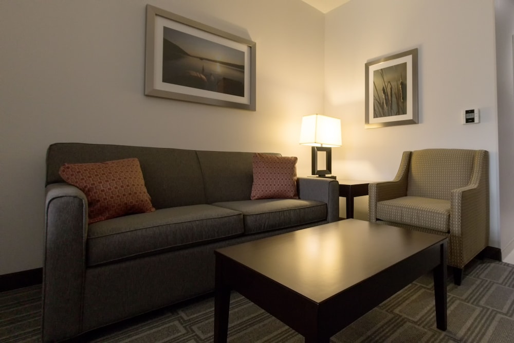 Suite, 2 Queen Beds, Accessible, Bathtub (with Sofabed) photo 2