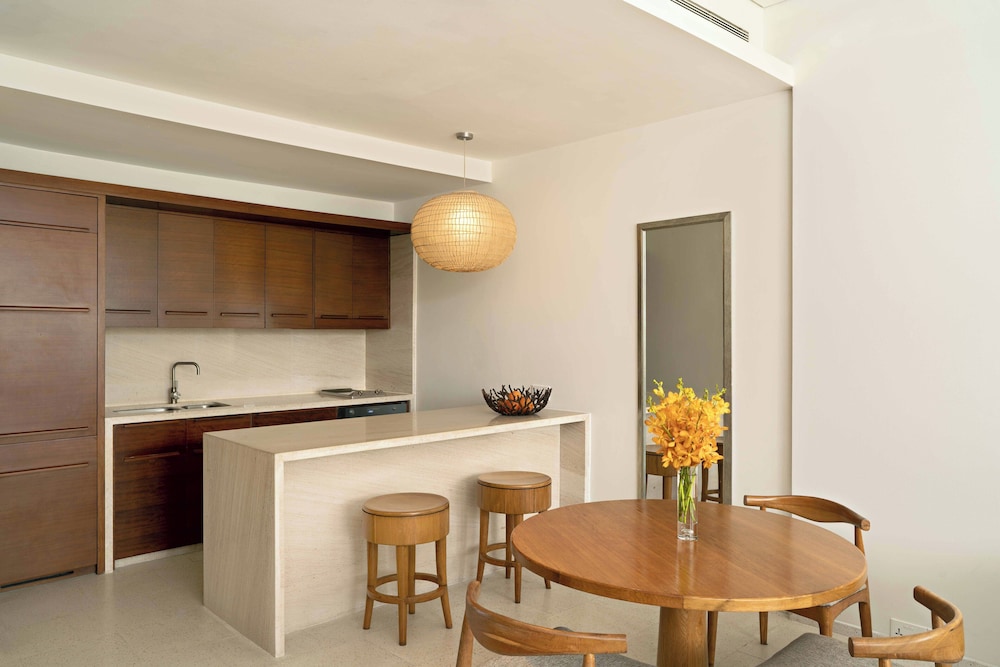 1 Bedroom Residence - Photo 2