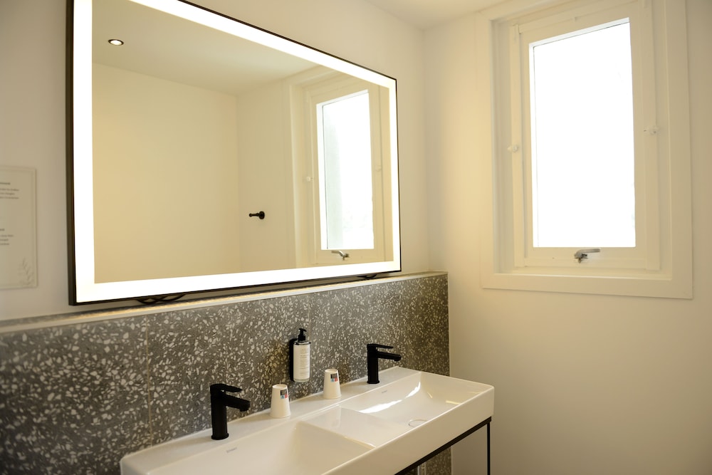 Superior Double Room, Non Smoking - Photo 9