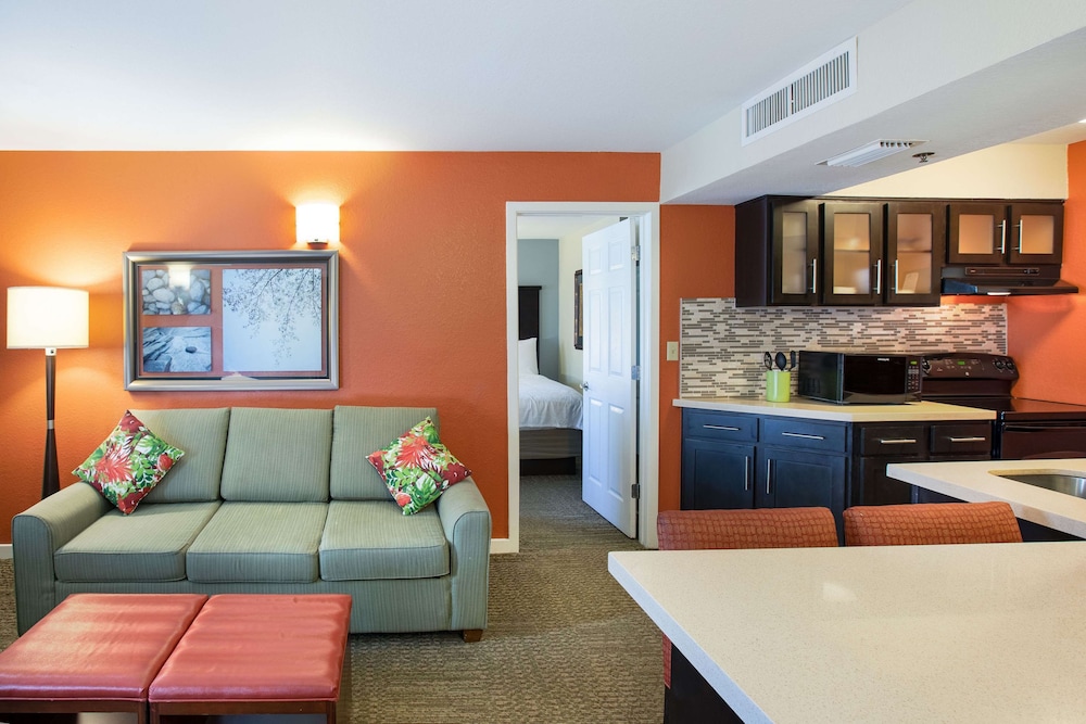 Suite, 1 Queen Bed, Accessible (Mobility Tub One Bedroom)