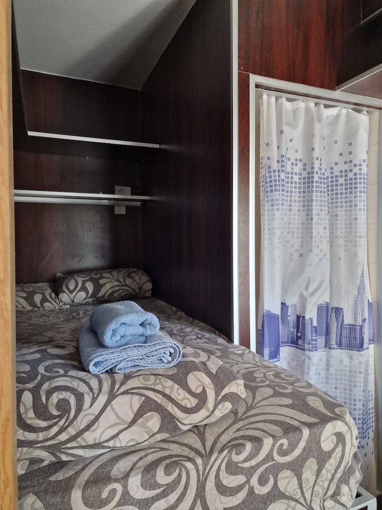 Economy Room photo 3