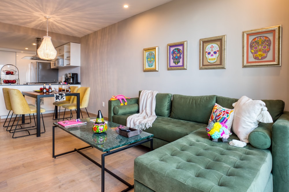 Mexican Style Apartment with Balcony - Photo 8
