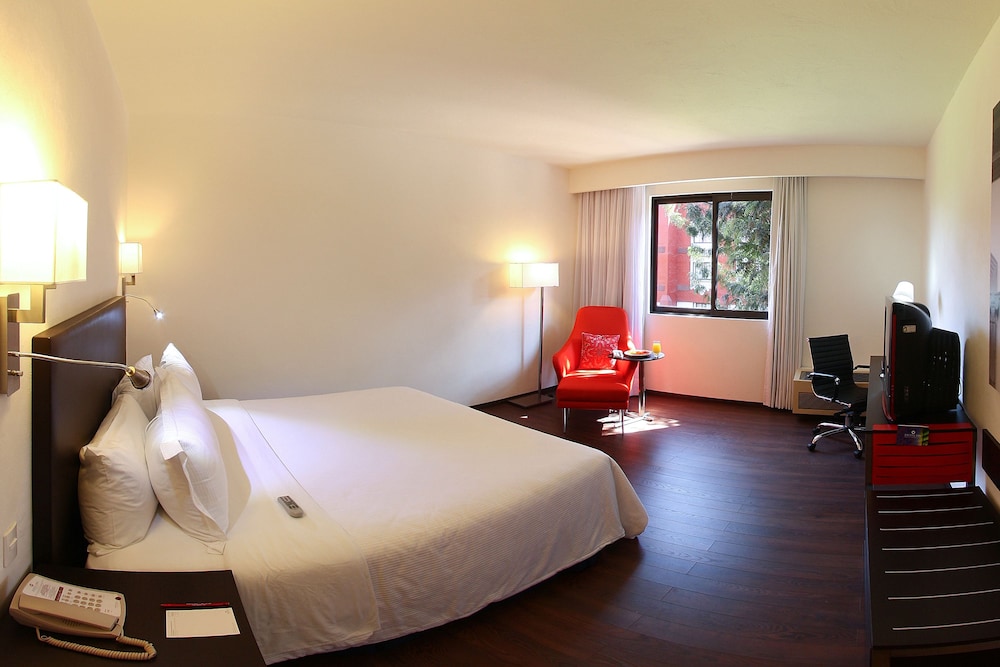 Superior Room, 1 King Bed - Photo 2