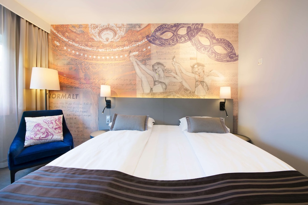 Standard Room, 1 Queen Bed photo 1
