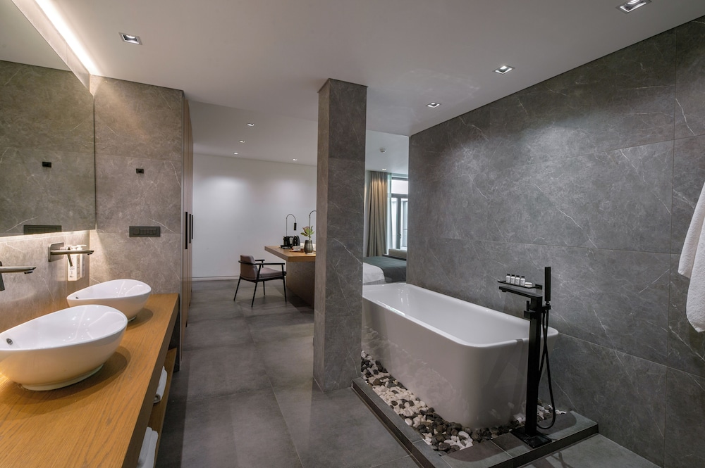 Suite (Master) photo 2