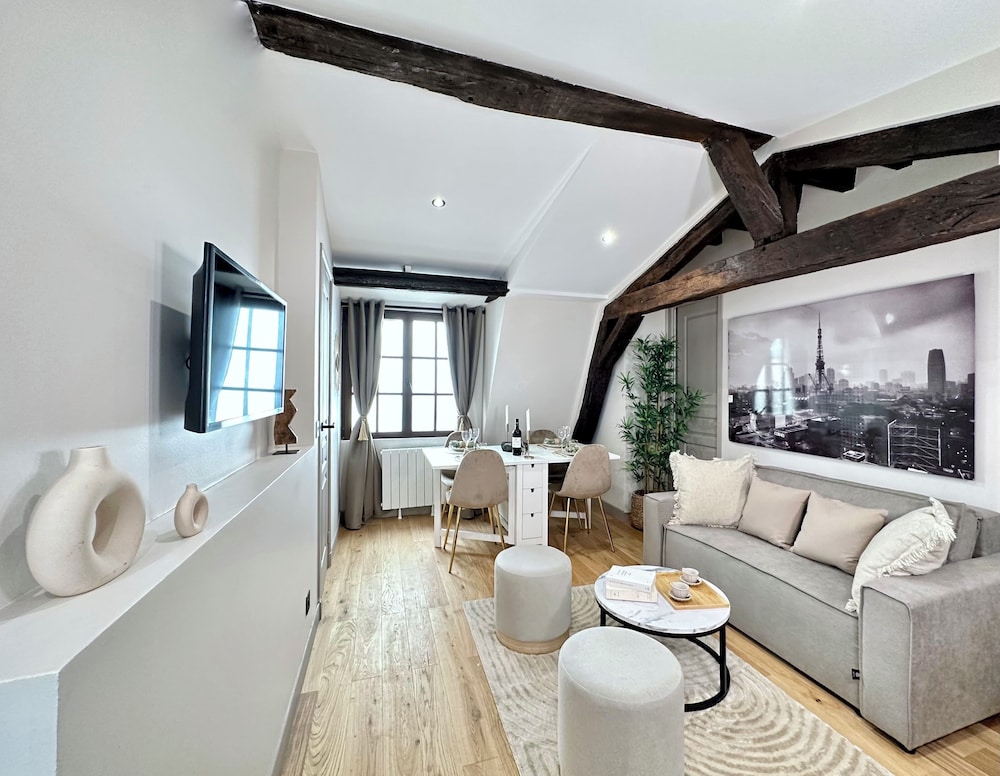 Comfort Apartment, Courtyard View