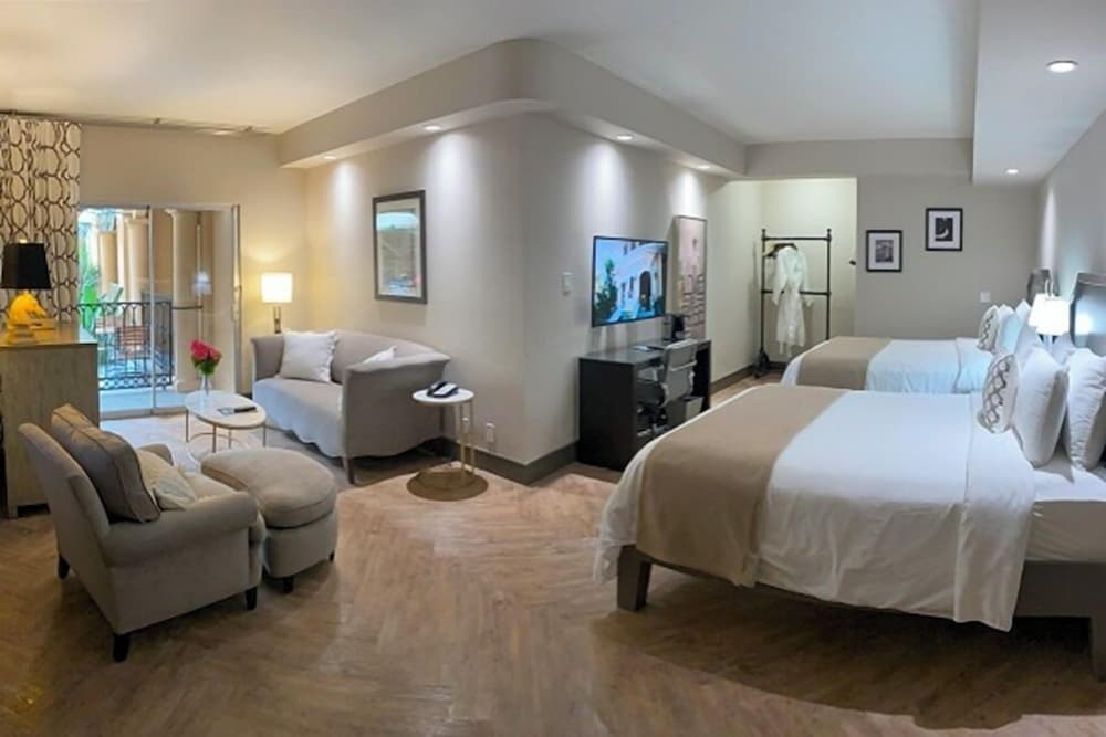 Premium Room, 2 Queen Beds, Refrigerator & Microwave, Courtyard Area