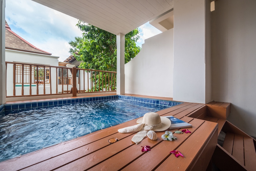 Deluxe Plunge Pool - Photo 4