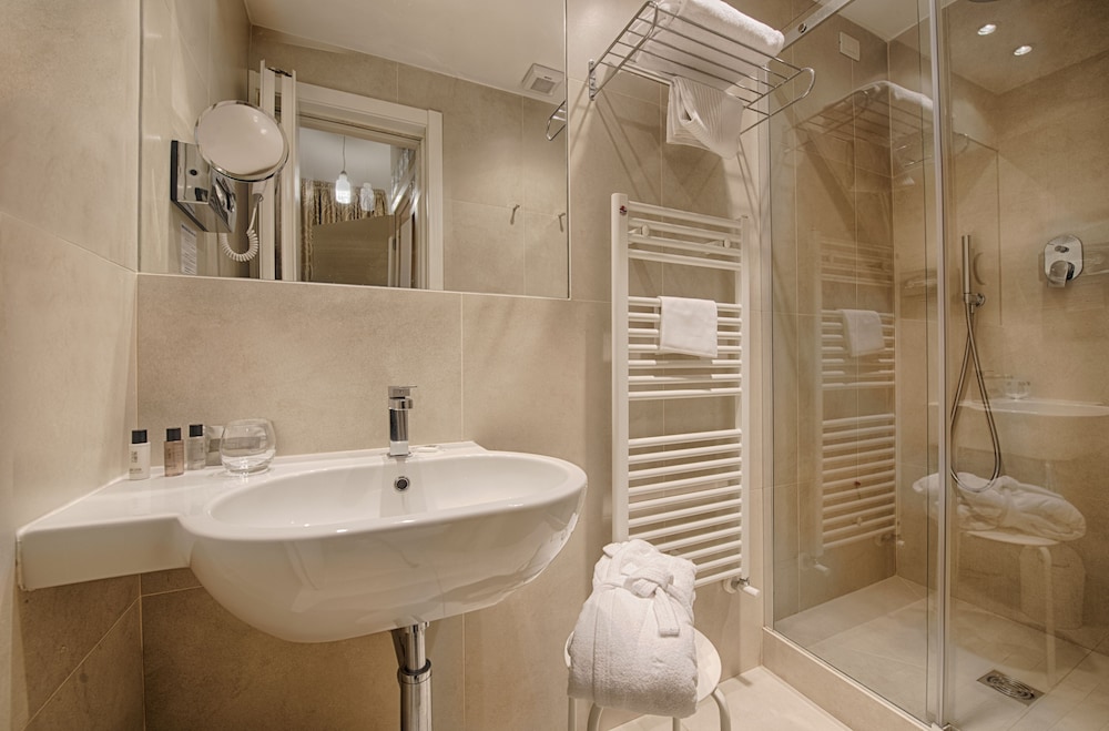 Classic Double Room, Sea View - Photo 16