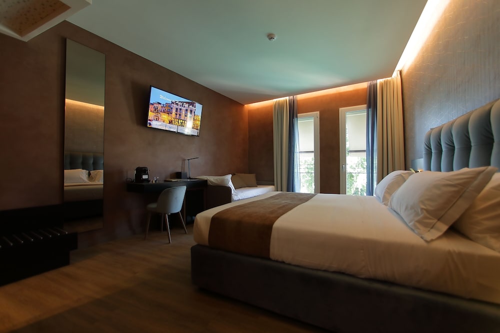 Standard Triple Room - Photo 1