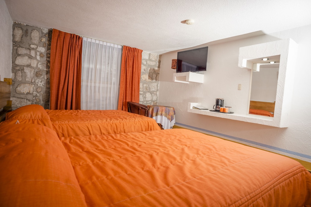 Room, 2 Double Beds, Non Smoking - Photo 6