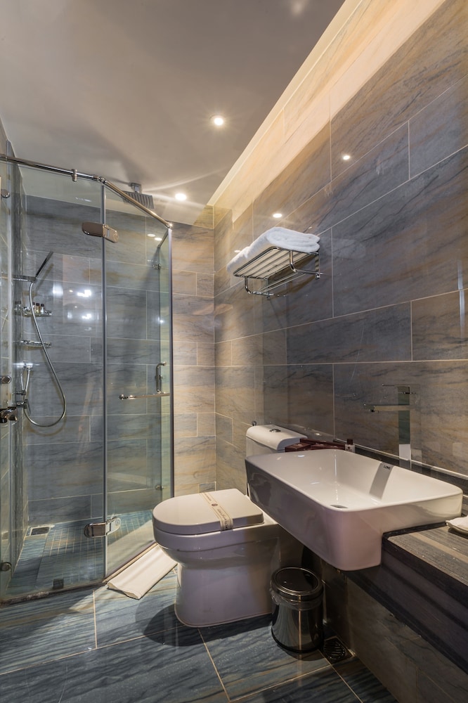 Executive Suite, 2 Bedrooms - Photo 4