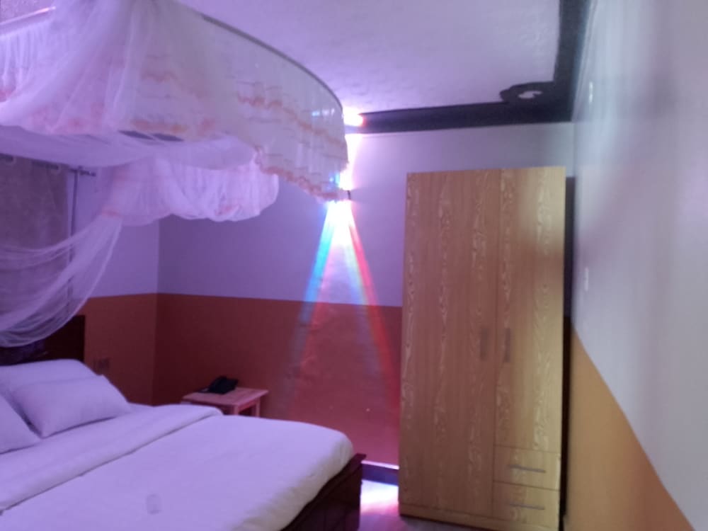 Traditional Room photo 2