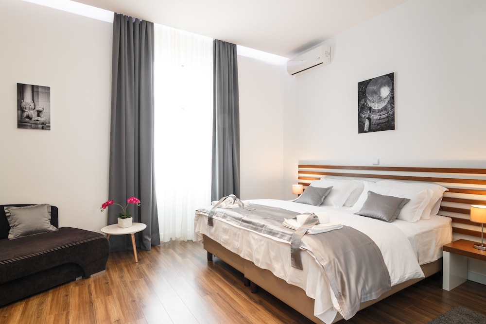 Superior Double or Twin Room photo 3