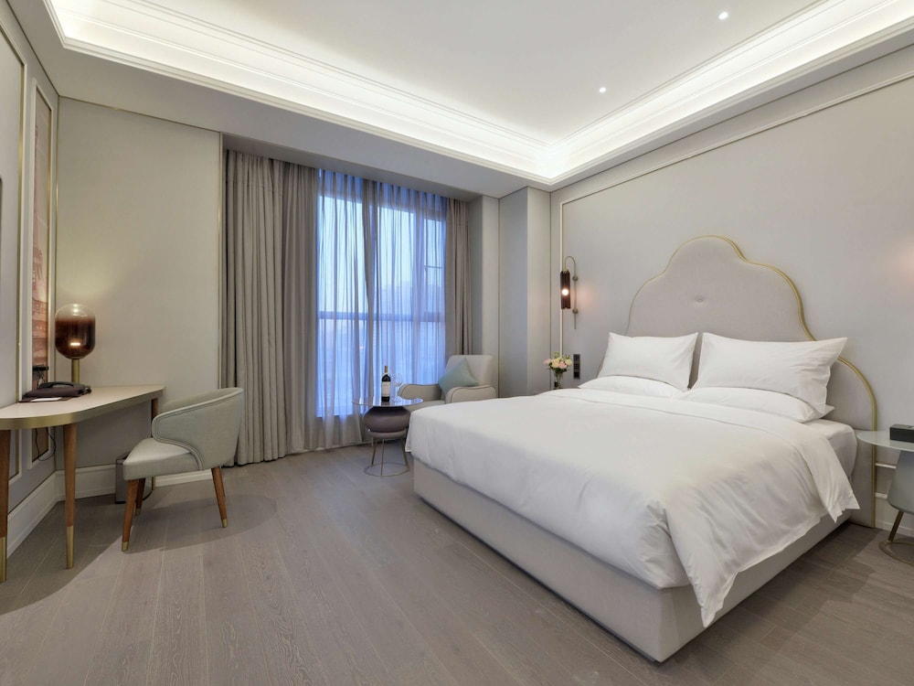 Standard Room, 1 King Bed
