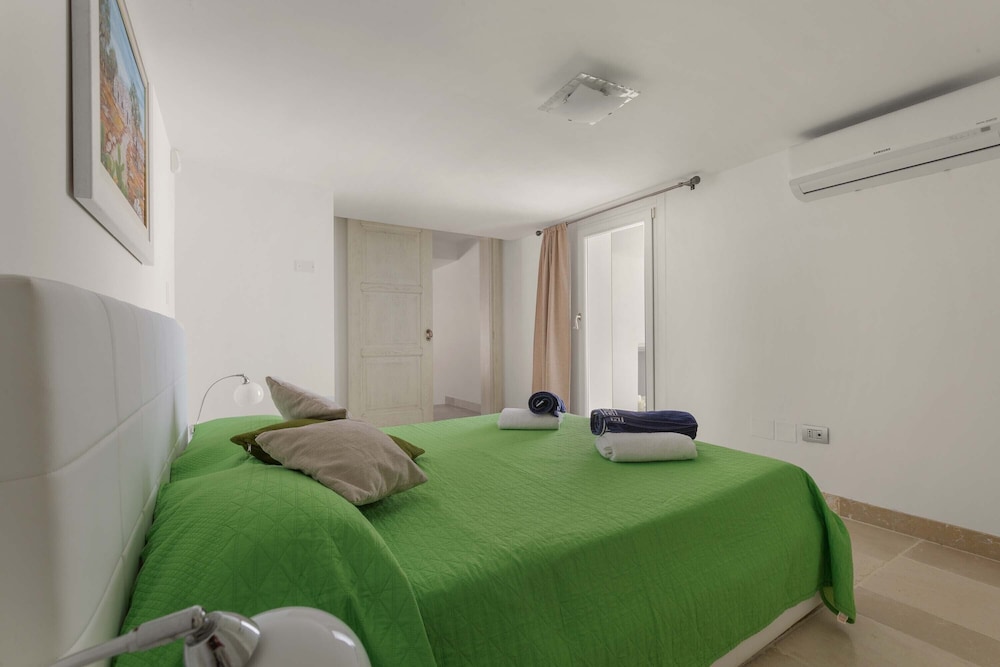 Villa, 5 Bedrooms photo 2