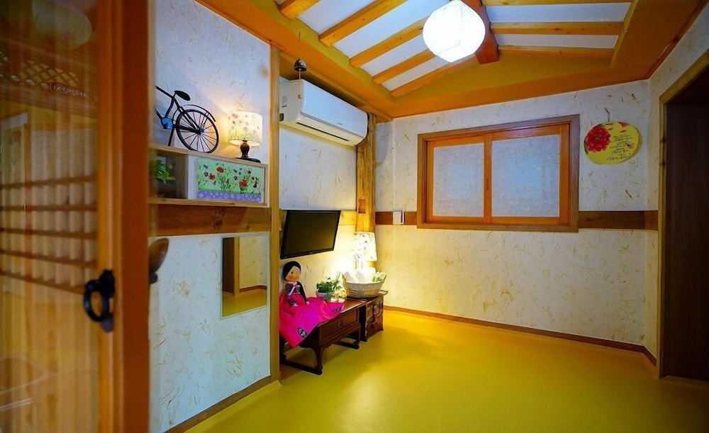 Standard Room (Hyanggi) photo 3