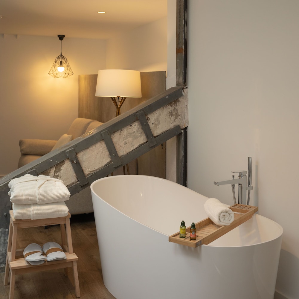 TAYKO ATTIC SUITE photo 2