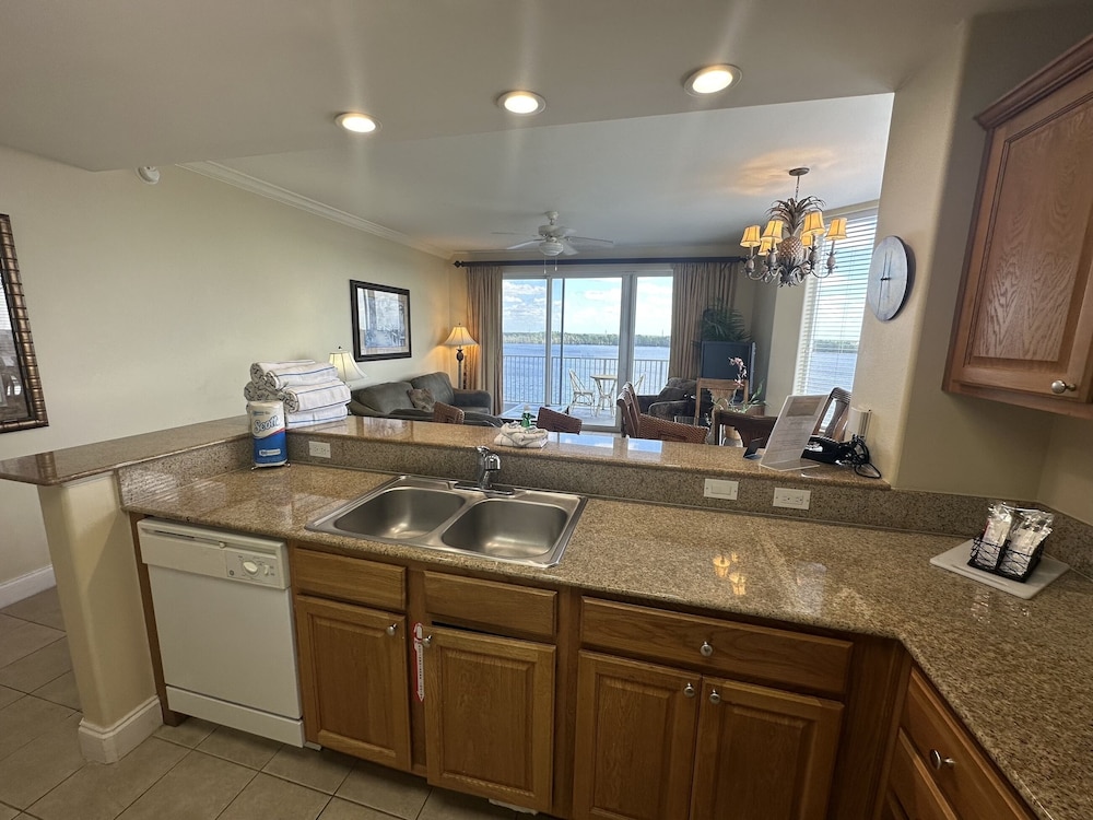 Condo, 2 Bedrooms