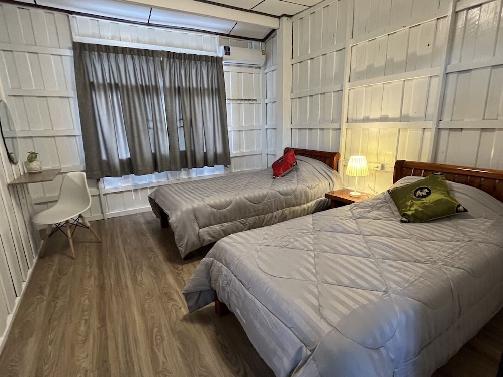 Standard Twin Room, Shared Bathroom photo 1