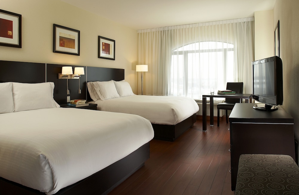 Standard Room, 2 Queen Beds - Photo 2