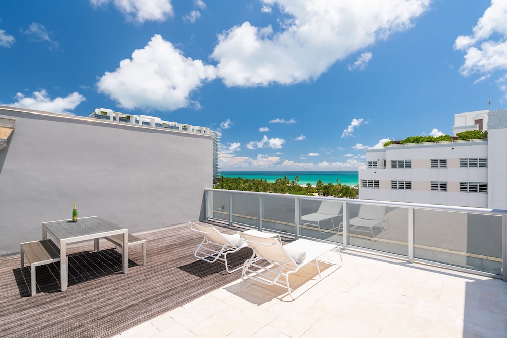 One Bedroom Penthouse with Rooftop Terrace - Photo 7