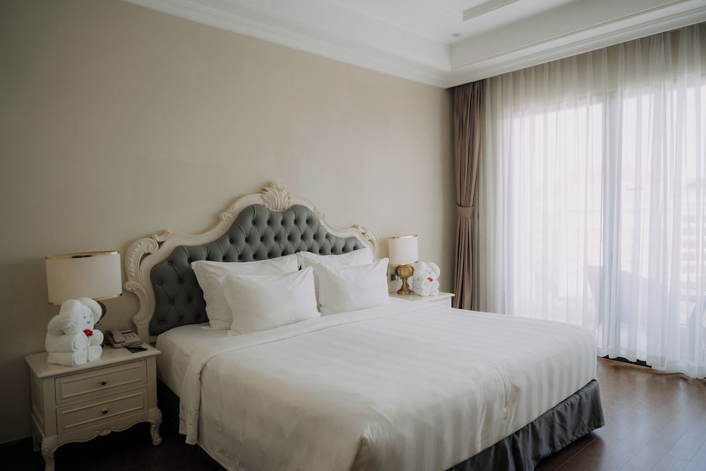 Deluxe Room, 1 King Bed, Ocean View