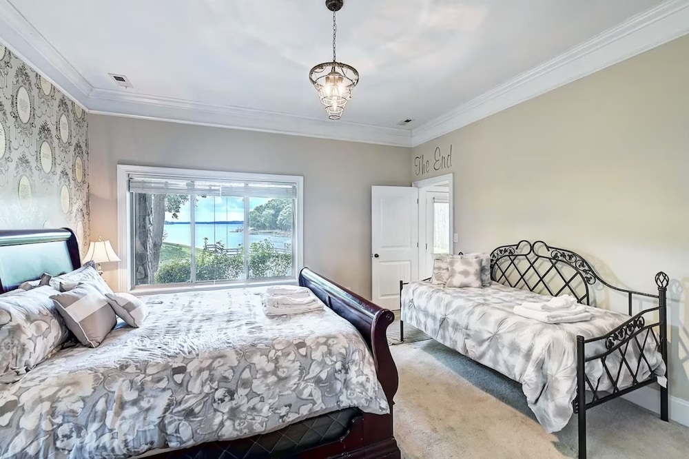 House (Multiple Bedrooms) photo 2