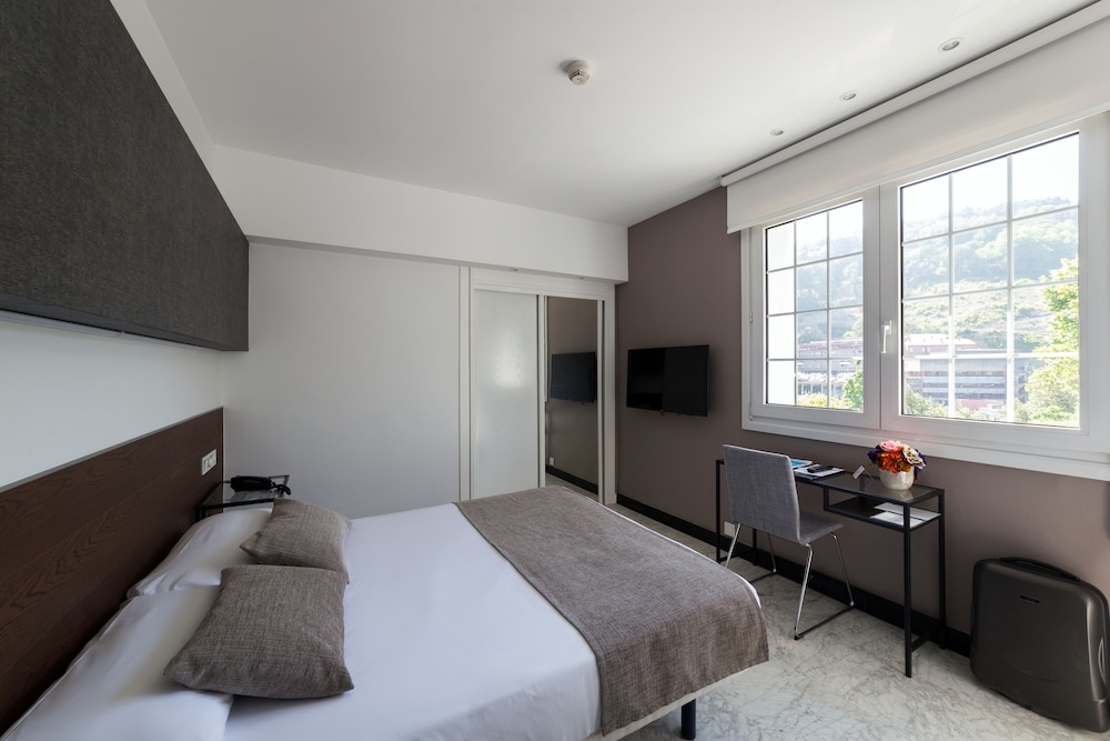 Triple Room (with Extra Bed) photo 2