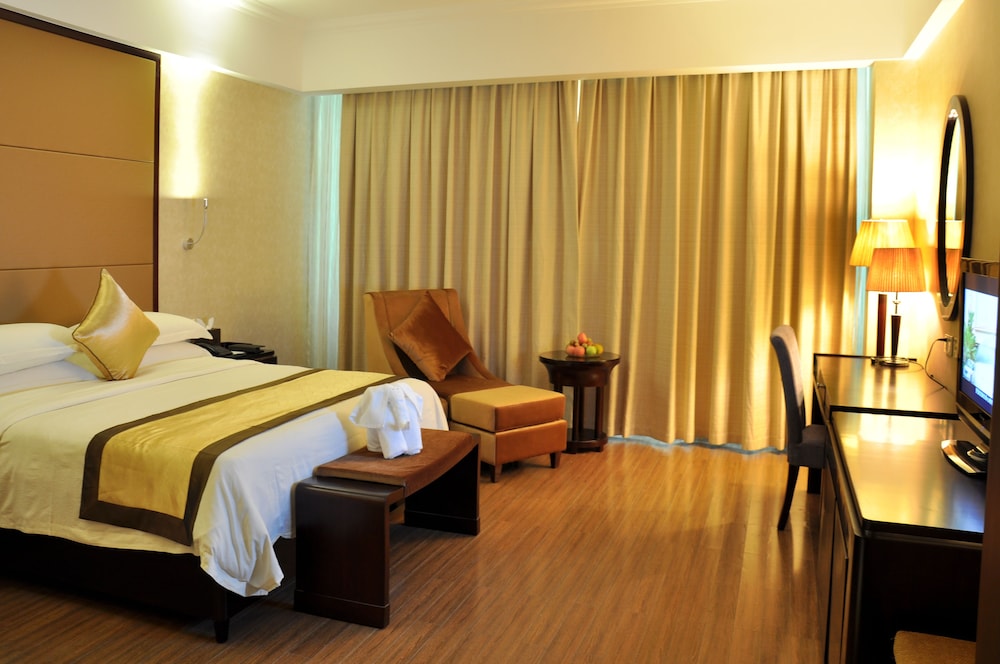 Junior Single Room, 1 Queen Bed, Lake View photo 1
