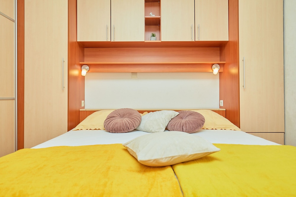 City Apartment, 1 Bedroom, Balcony photo 2
