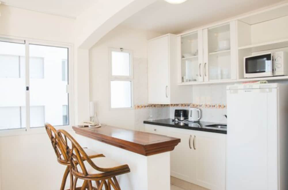 Apartment, 1 Bedroom, Refrigerator & Microwave, Annex Building photo 3
