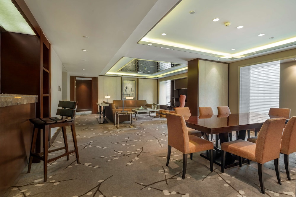 Premier Suite - Photo 1