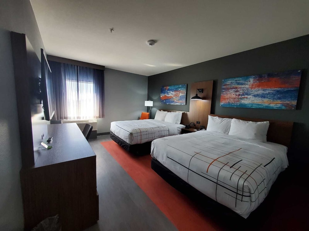 Room, 2 Queen Beds, Non Smoking (Efficiency) - Photo 5