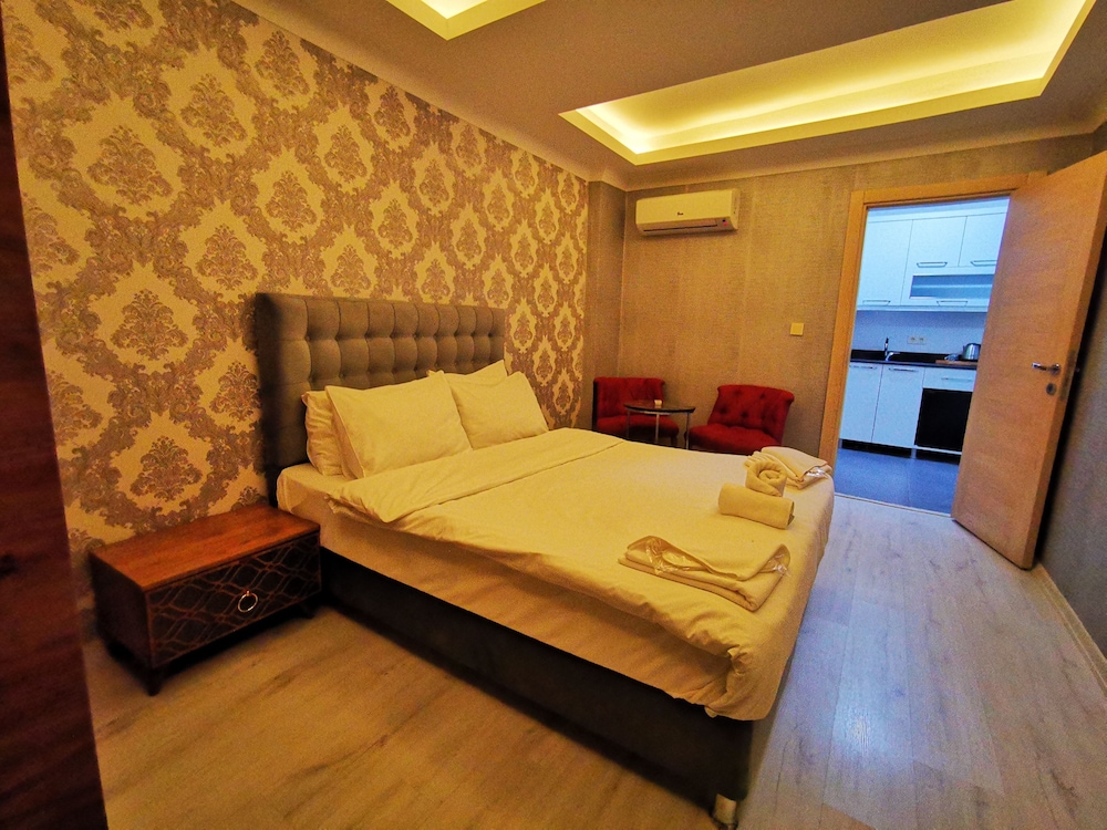 Family Apartment, 2 Bedrooms, City View photo 3