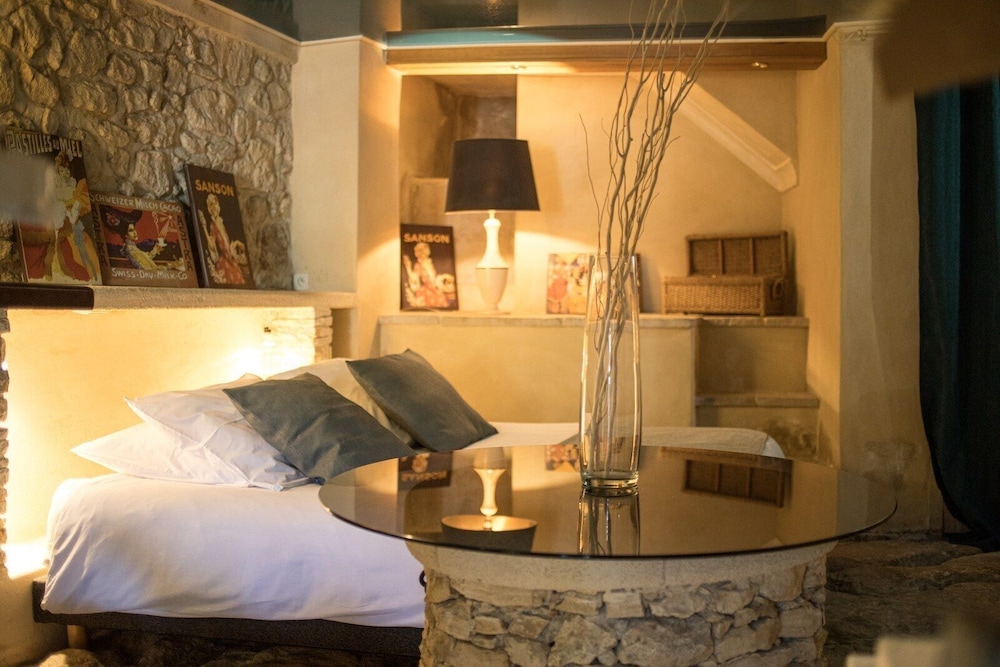 Deluxe Suite - Photo 1