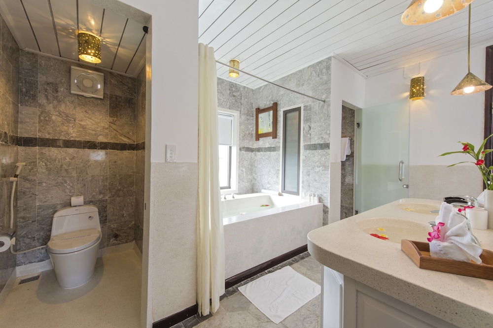 Deluxe Family Connecting Rooms - Photo 8