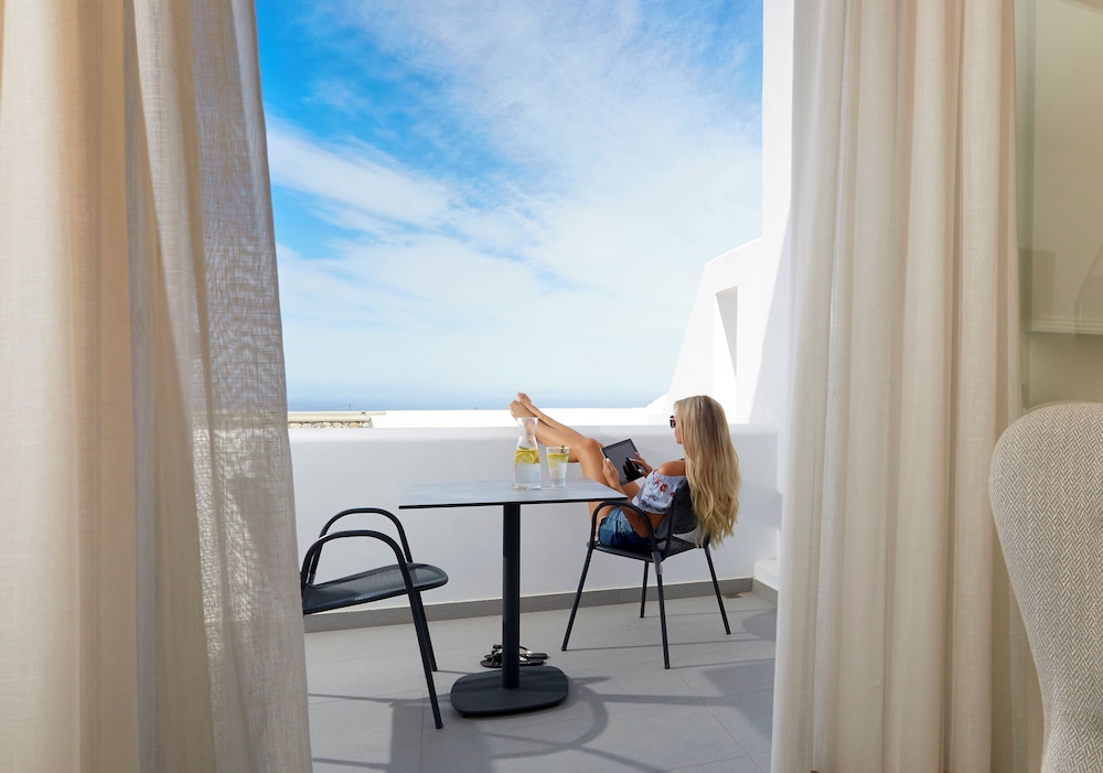 Family Room, 2 Bedrooms, Bathtub, Pool View (Cosy) photo 3