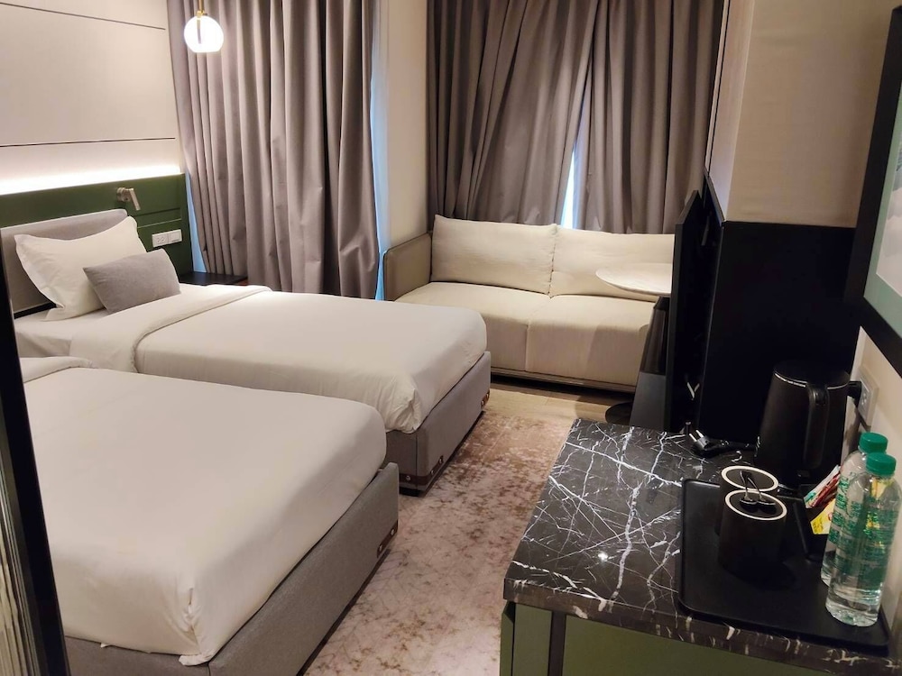 Luxury Twin Room - Photo 2