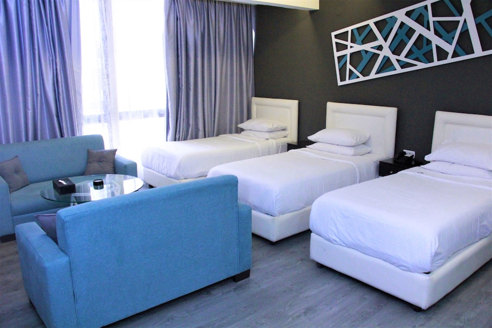 Deluxe Triple Room, 3 Twin Beds, Courtyard View photo 1