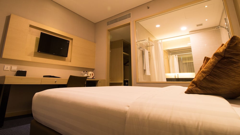 Standard Hotel Room photo 3