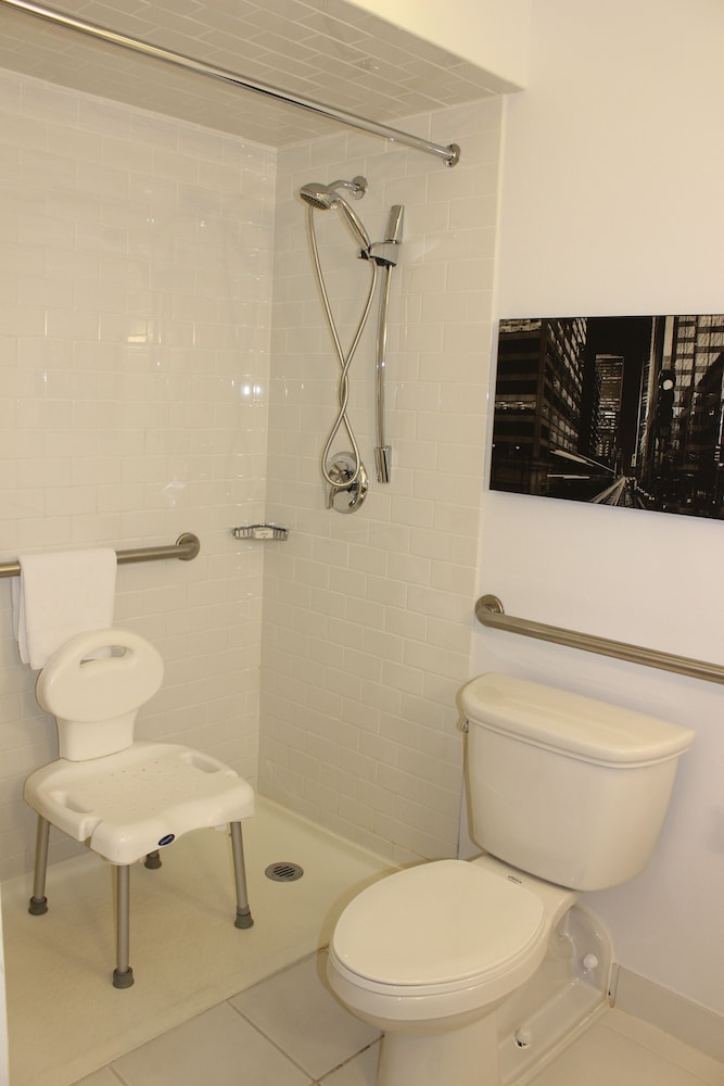 Junior Suite, 1 King Bed, Accessible - Photo 3
