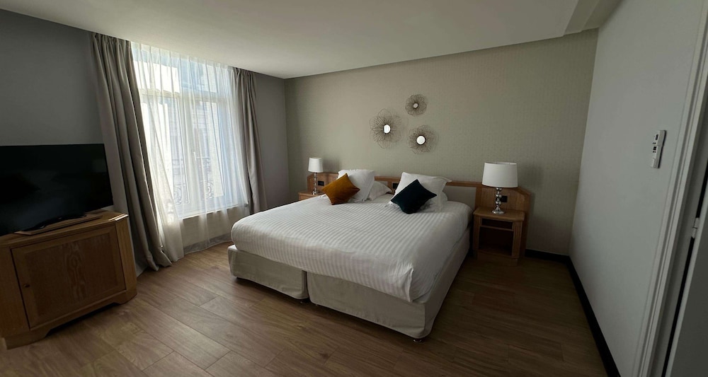 Comfort Room, 1 King Bed, Non Smoking - Photo 6