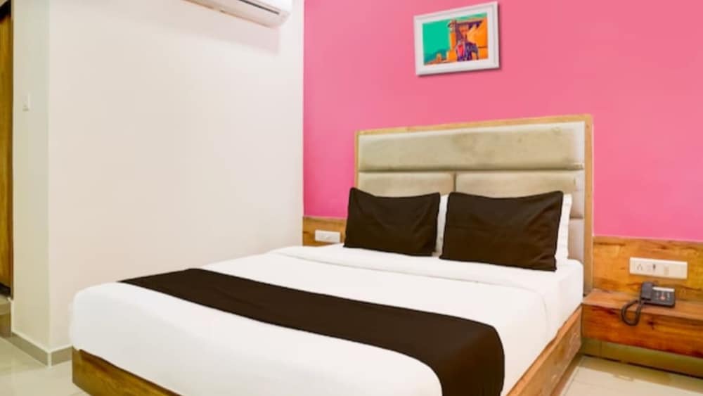 Deluxe Double Room, City View photo 2