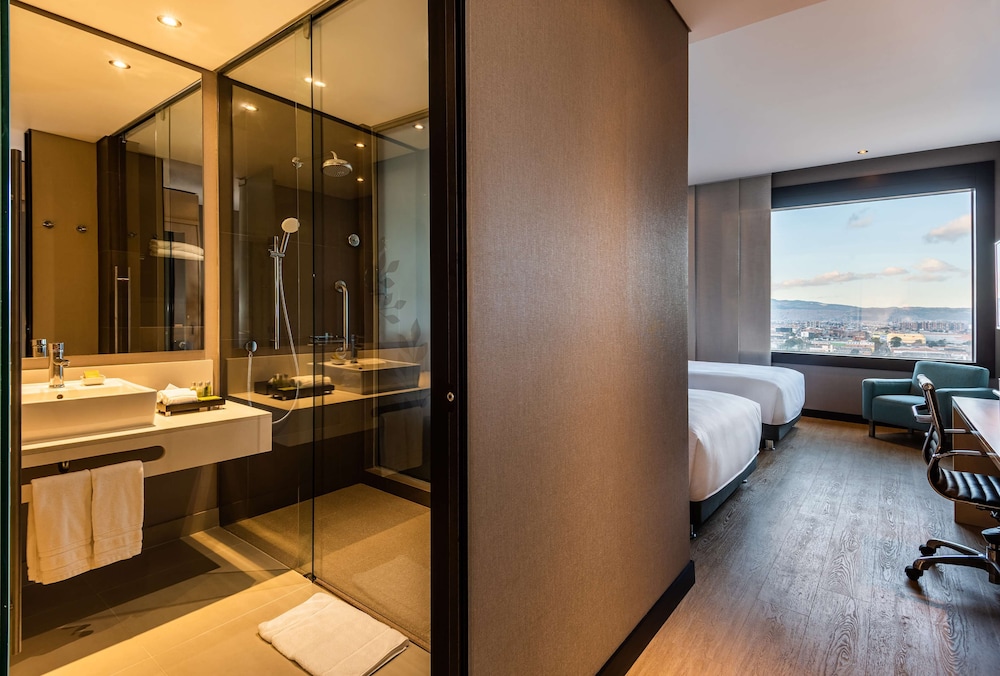Room, 2 Double Beds - Photo 3