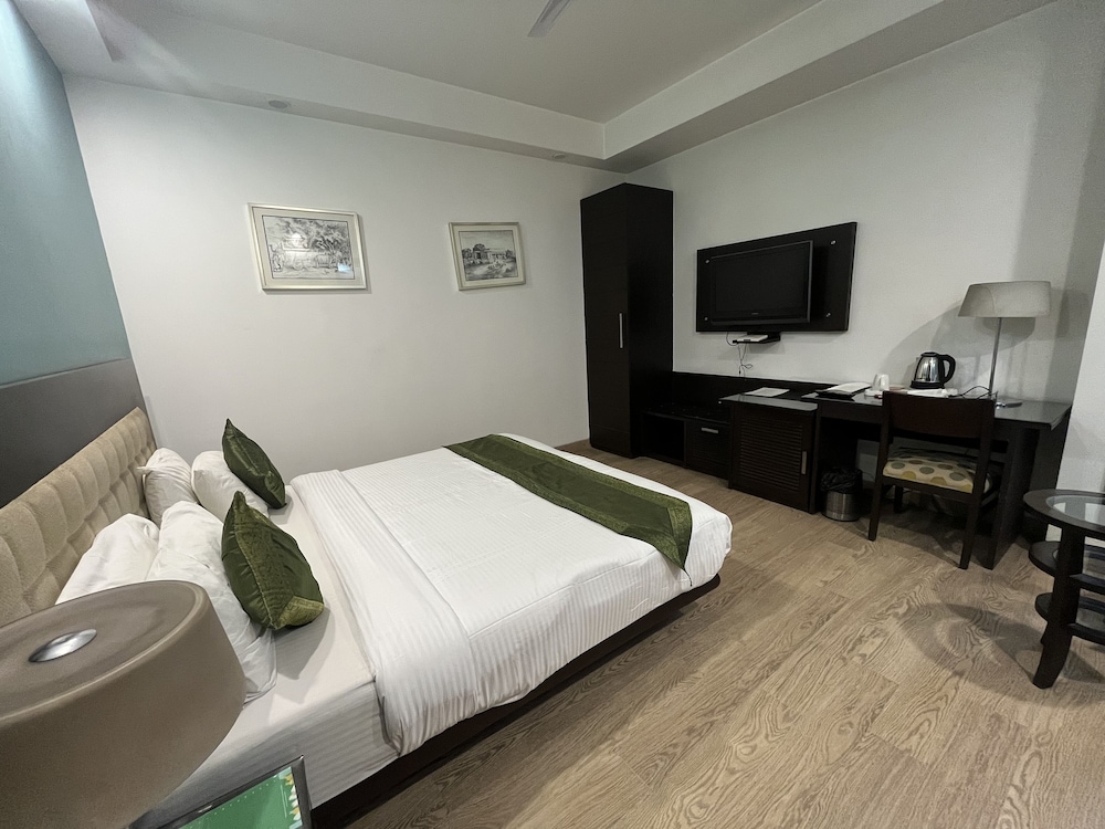 Deluxe Double or Twin Room - Photo 31