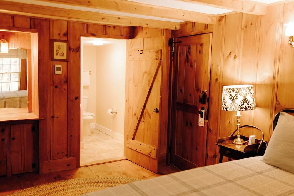 Traditional Double Room, 1 Queen Bed photo 2