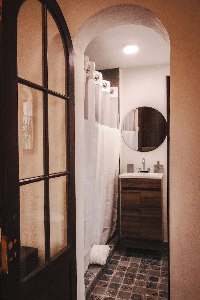 Comfort Room photo 2